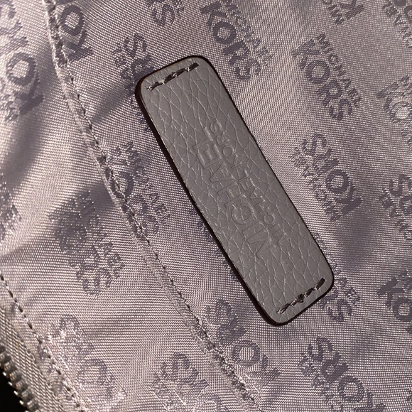 Michael Kors wristlet - Picture 7 of 14